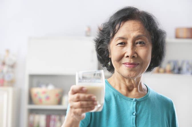 3 Sữa nào bổ sung dinh dưỡng tốt nhất cho chăm sóc người già hiện nay?