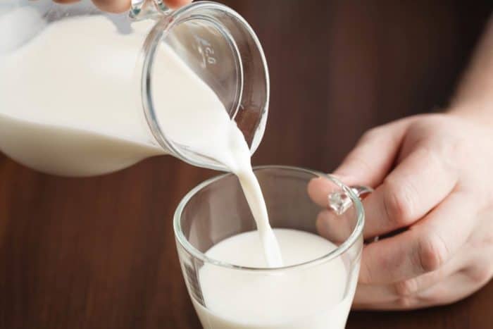 Bệnh Ung Thư Có Nên Uống Sữa Không?