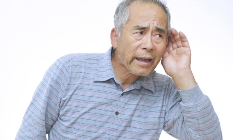 Kinh nghiệm giúp ngăn ngừa bệnh lãng tai khi chăm sóc người cao tuổi
