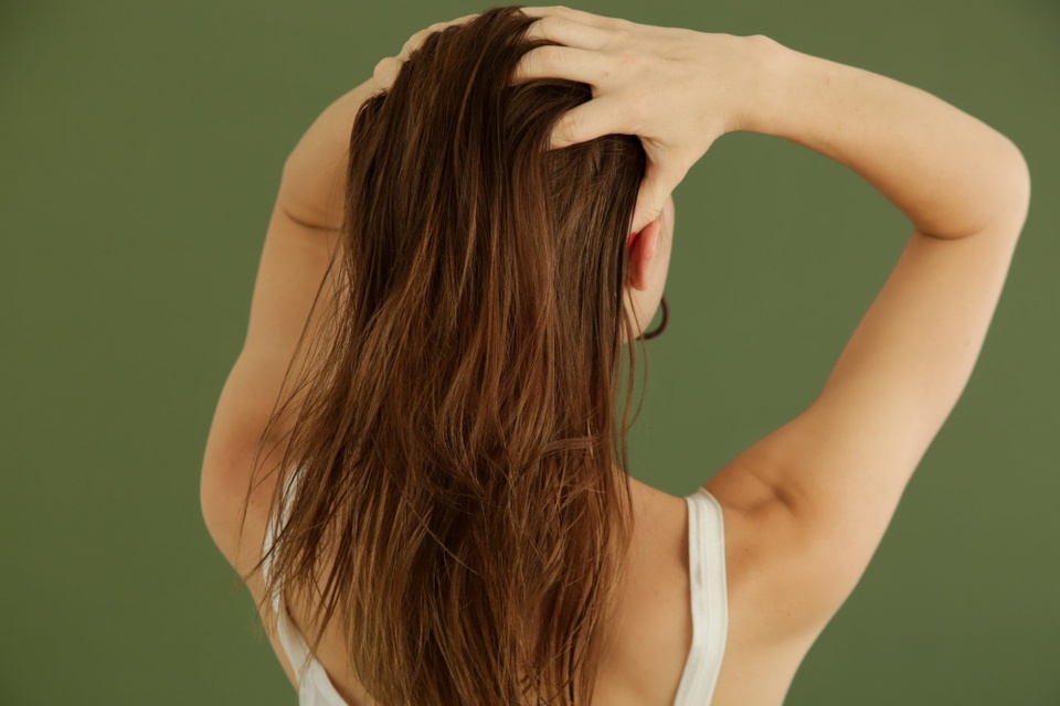 5 loại dầu dưỡng giúp tóc khỏe mạnh và dài hơn