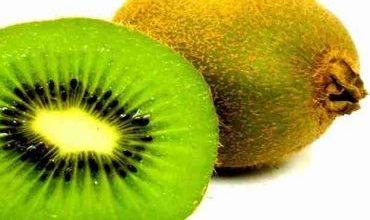 Quả kiwi giúp se khít lỗ chân lông, dưỡng trắng da và điều trị bệnh